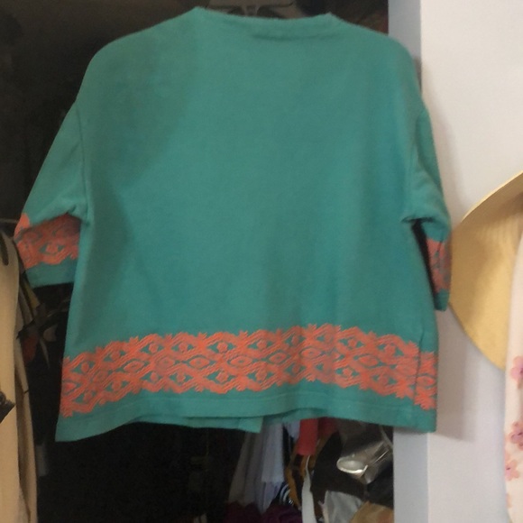 Two piece short, set size large. Free matching top with purchase - Picture 4 of 9